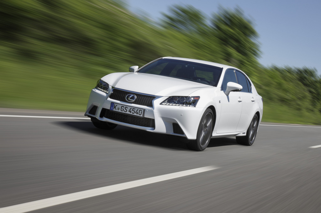 Lexus GS 450h gewinnt Vergleichstest