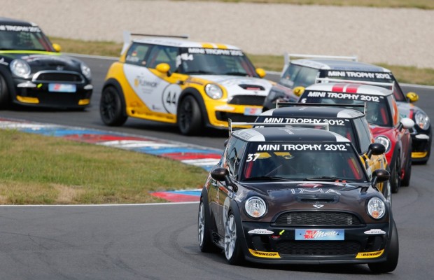 Mini Trophy 2012: Doppelsieg für Tekaat