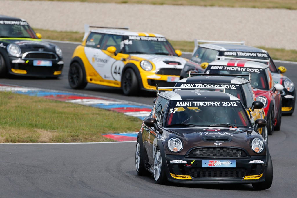 Mini Trophy 2012: Doppelsieg für Tekaat