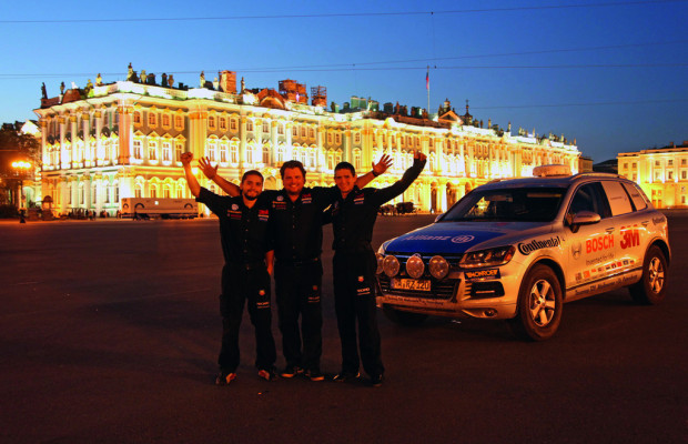 Mit dem VW Touareg in Rekordzeit von Melbourne nach St. Petersburg