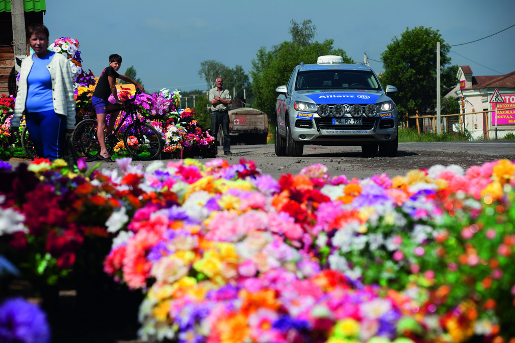 Mit dem VW Touareg in Rekordzeit von Melbourne nach St. Petersburg