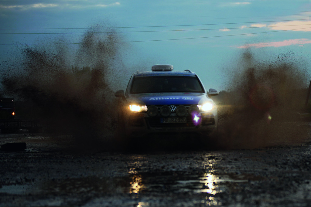 Mit dem VW Touareg in Rekordzeit von Melbourne nach St. Petersburg