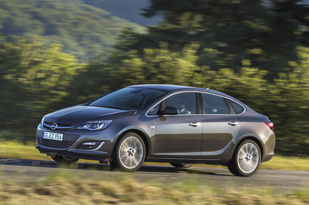 Moskau 2012: Opel feiert vier Weltpremieren