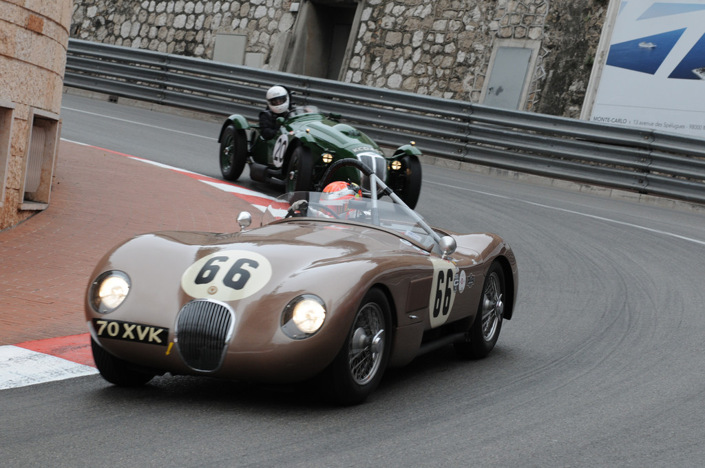 Oldtimer Grand Prix: Jaguar lässt die Eifel beben