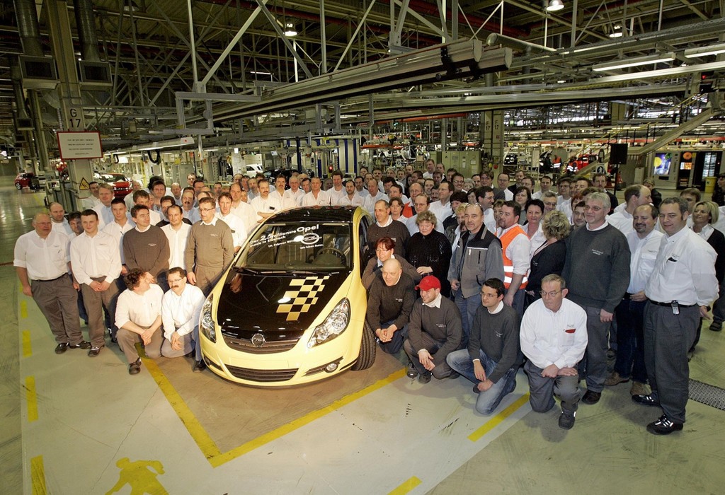 Opel Corsa feiert 30. Geburtstag