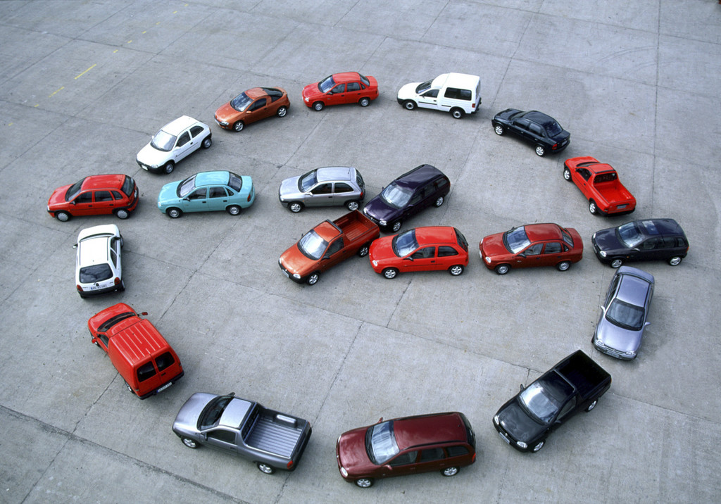 Opel Corsa feiert 30. Geburtstag