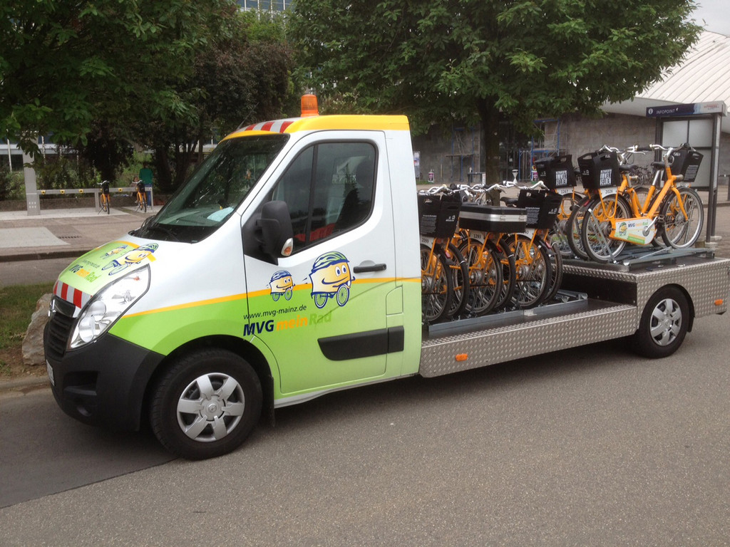 Opel Movano als Transporter für Bike-Mietsystem im Einsatz