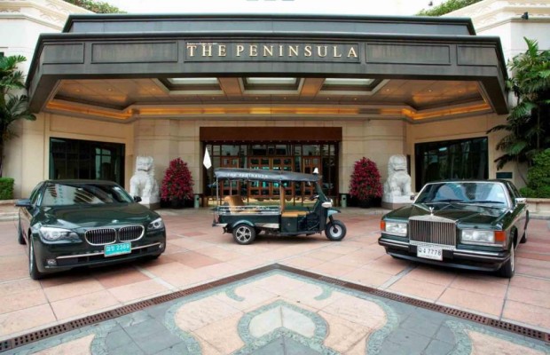 Peninsula Hotel: Tuk Tuk statt Rolls Royce