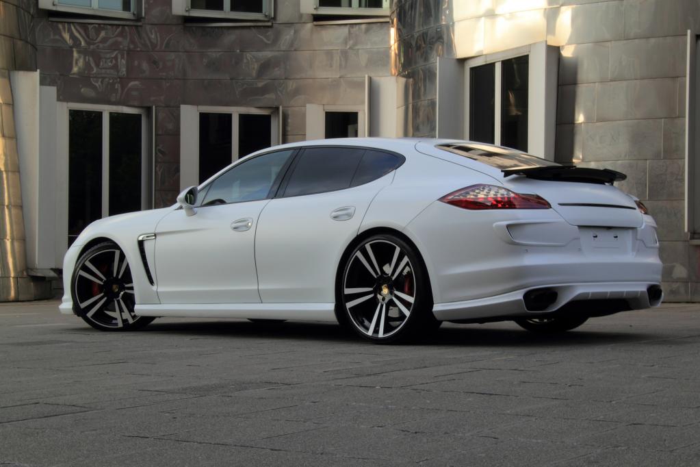 Porsche Panamera GTS in der White Storm Edition
