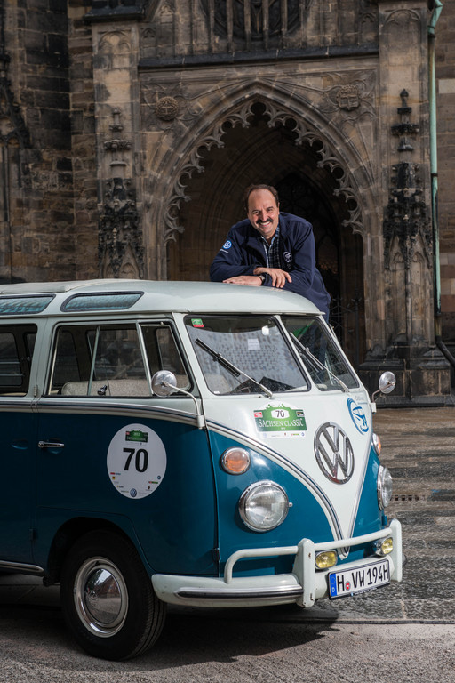 Sachsen Classic: Johann Lafer fährt im VW T1 Samba-Bus