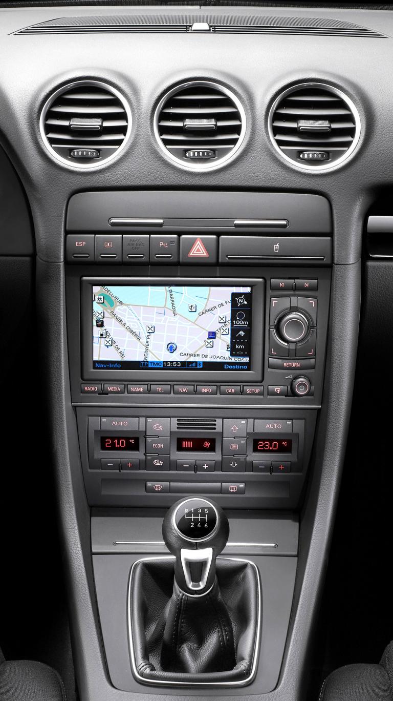 Seat Exeo: Blick auf den mittleren Armaturenträger. 