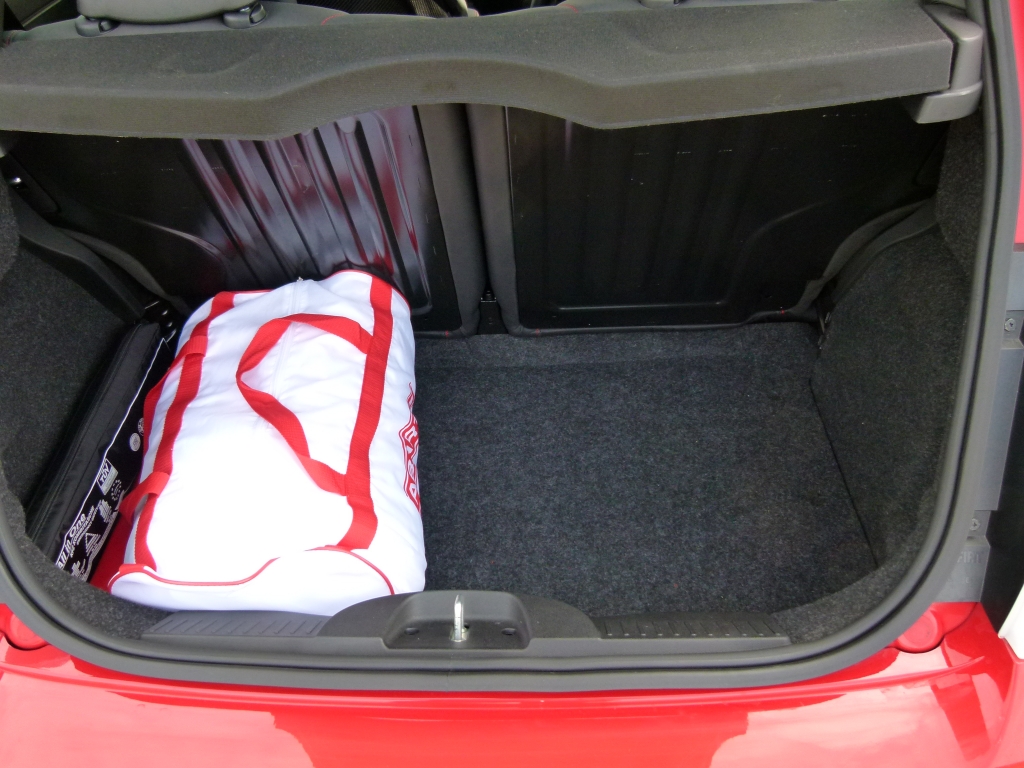 Test Abarth 695 Tributo Ferrari –  Der schnellste Fiat 500 aller Zeiten