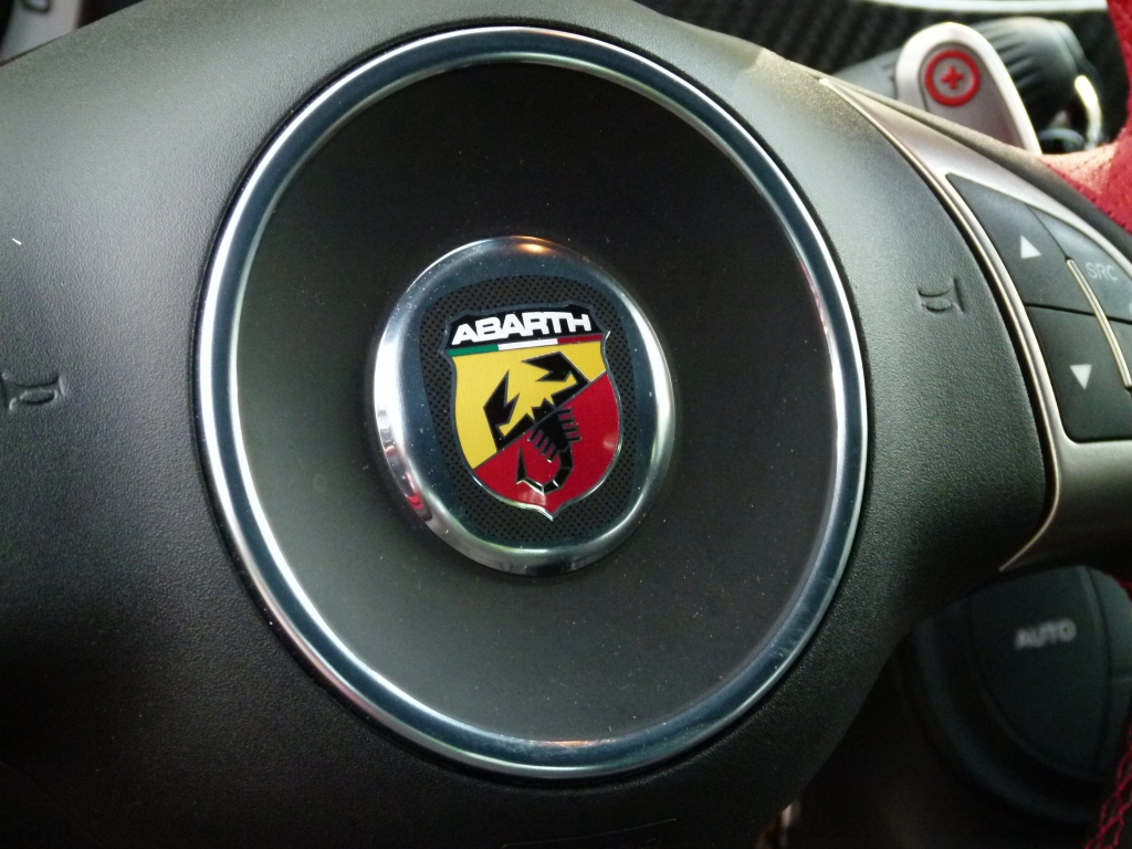 Test Abarth 695 Tributo Ferrari –  Der schnellste Fiat 500 aller Zeiten