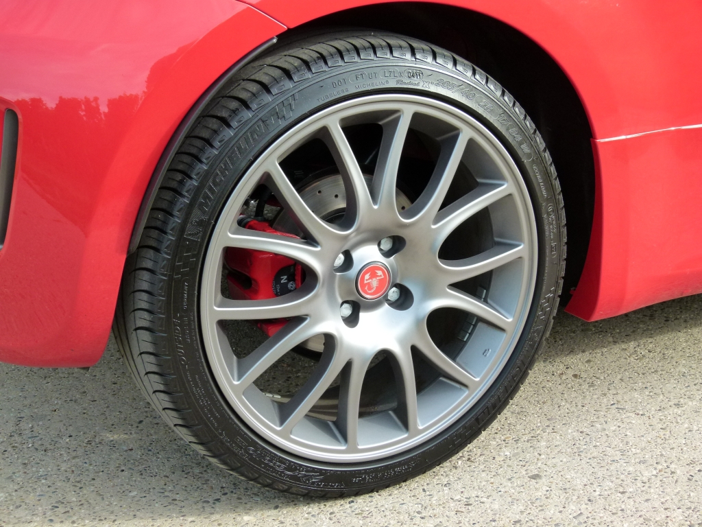 Test Abarth 695 Tributo Ferrari –  Der schnellste Fiat 500 aller Zeiten