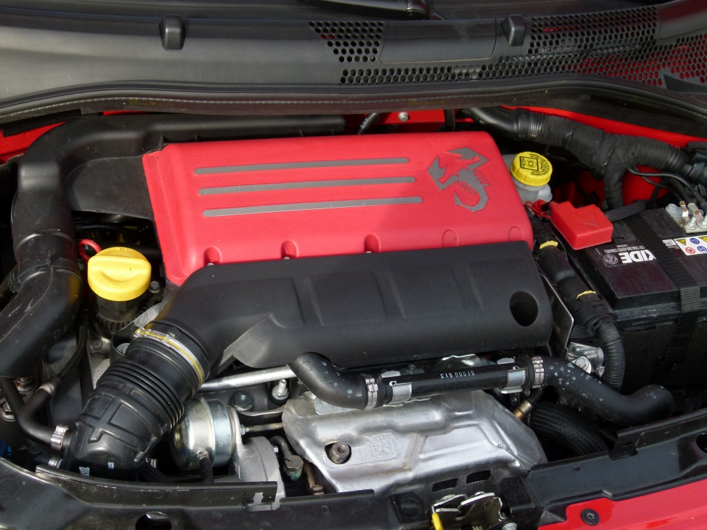 Test Abarth 695 Tributo Ferrari –  Der schnellste Fiat 500 aller Zeiten