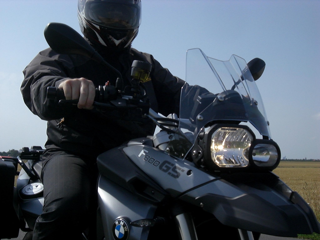 Test BMW F 800 GS: Kraftvoll und gutmütig – Enduro für jeden Tag