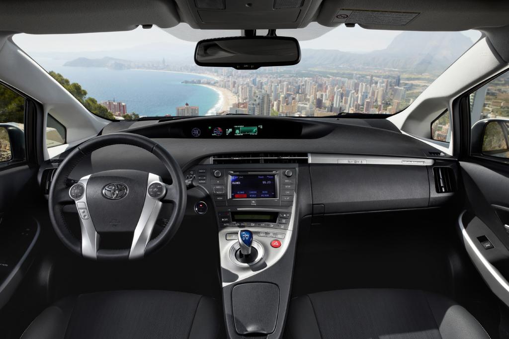 Toyota Prius Plug-in - Voll verkabelt