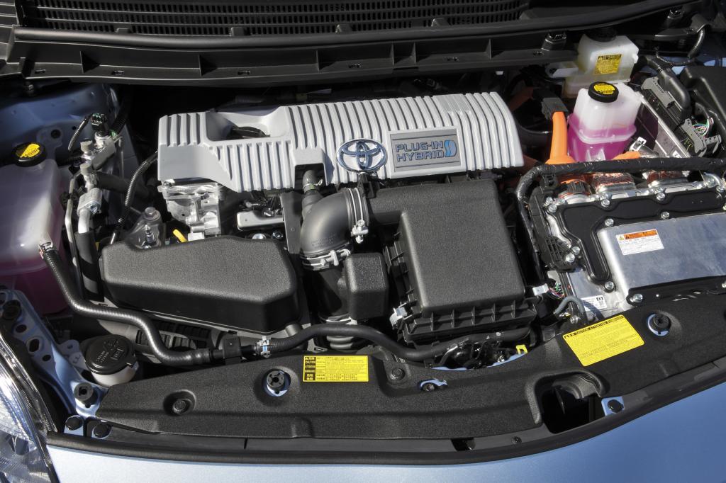Toyota Prius Plug-in - Voll verkabelt