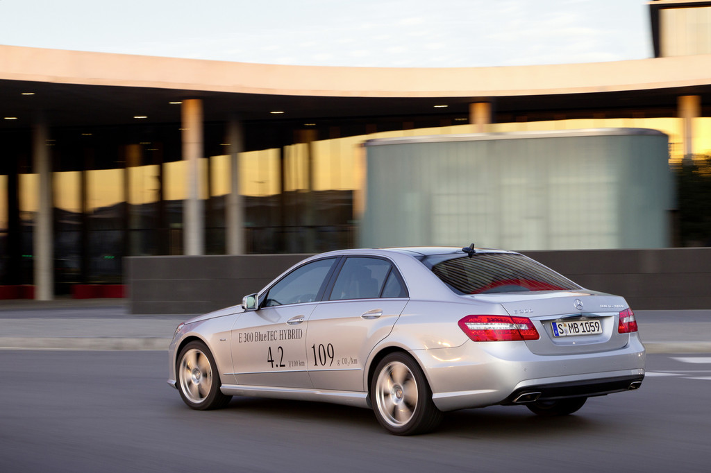 Umweltzertifikat für Mercedes-Benz E 300 Blue Tec Hybrid