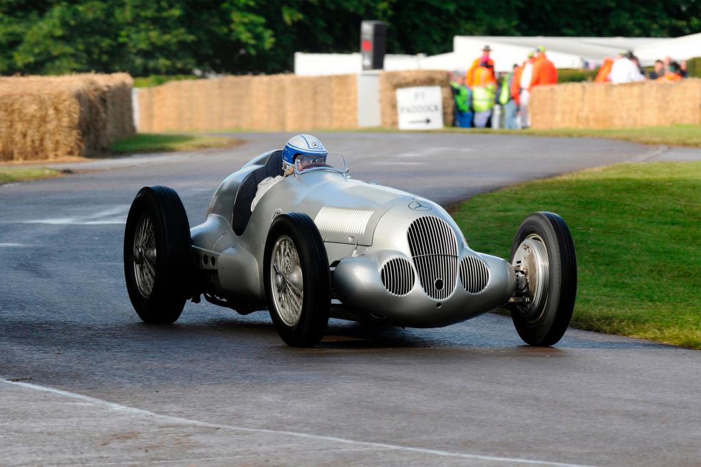 Vier Vorkriegs-Silberpfeile beim Goodwood Revival