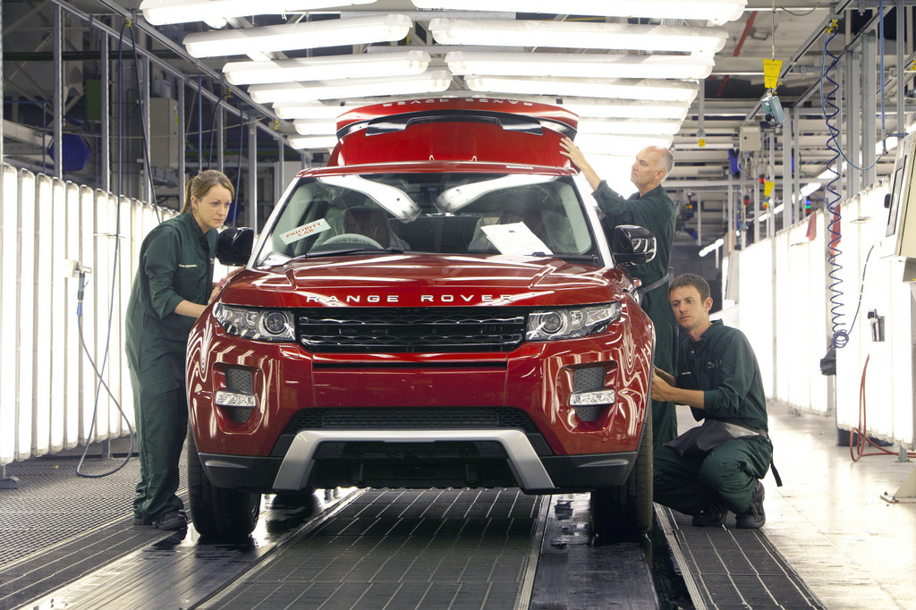 Wegen Range Rover Evoque drei Schichten in Halewood