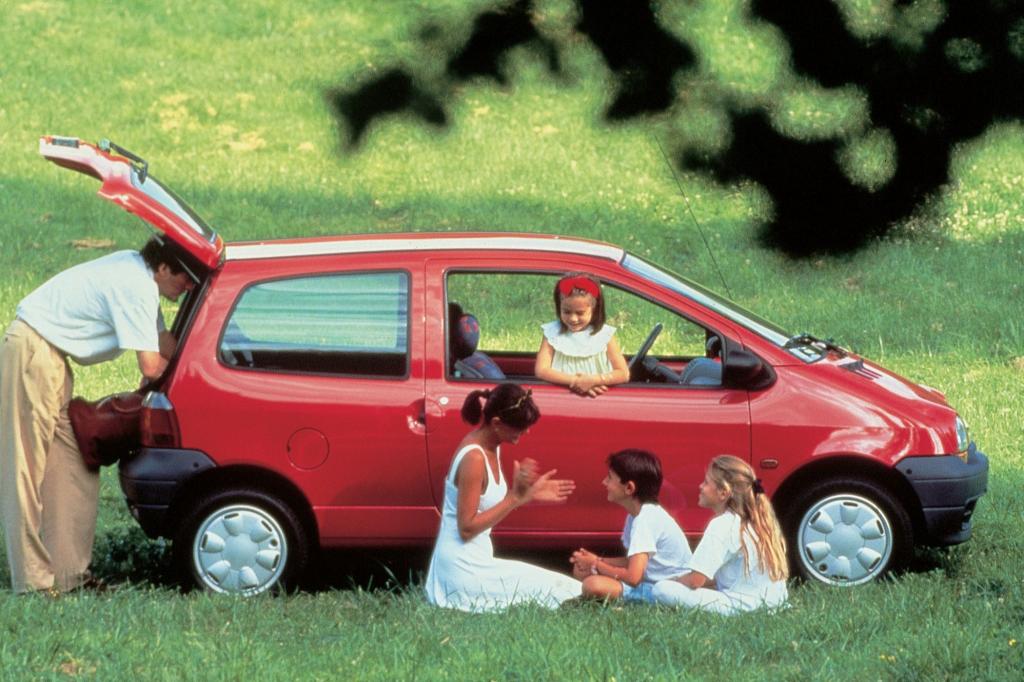  Die charmante Frontgestaltung nach den Formen des Kindchenschemas machte den Twingo begehrenswert