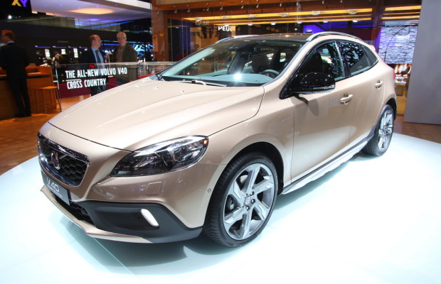 2012: Volvo zeigt den V40 Cross Country