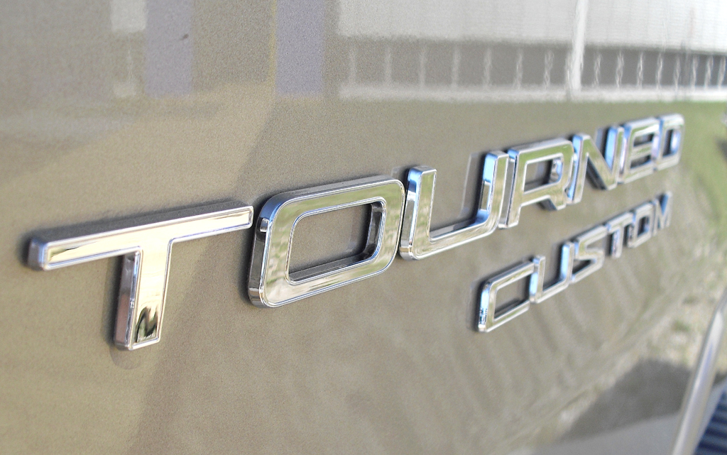 Beim Tourneo Custom handelt es sich um einen Personentransporter ... 