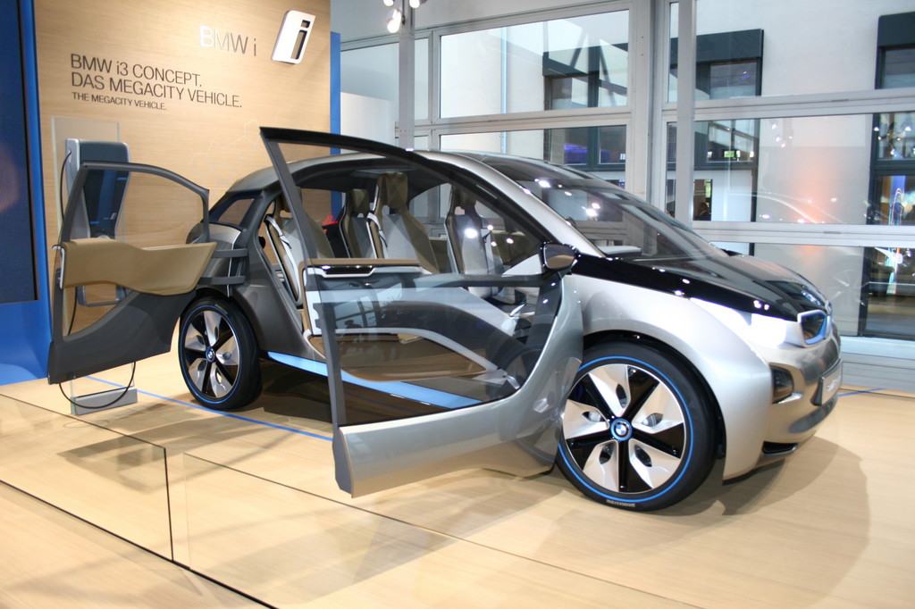 Born Electric: BMW bereitet die Welt auf die i-Modelle vor