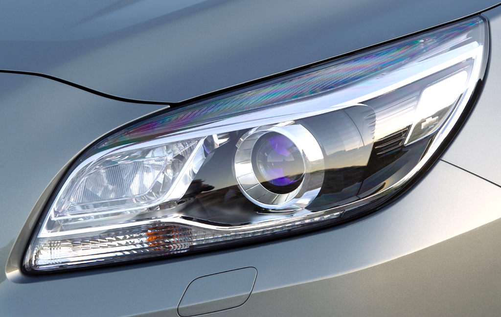 Chevrolet Malibu: Moderne Leuchteinheit vorn. 