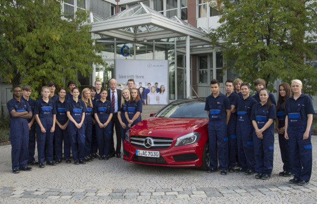 Daimler-Chef begrüßt Auszubildende im Werk Sindelfingen persönlich