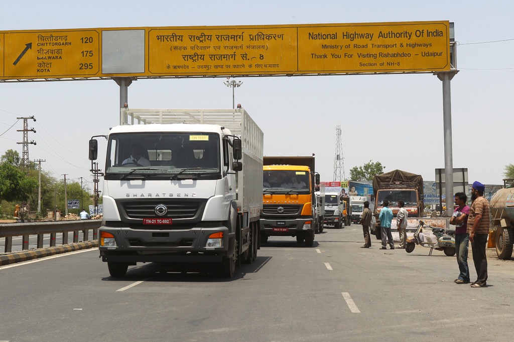 Daimler liefert die ersten Bharatbenz aus