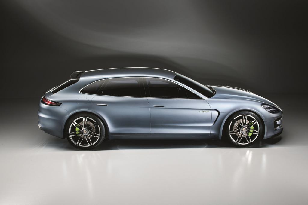 Den Antrieb besorgt ein Hybrid aus V8 und E-Motor