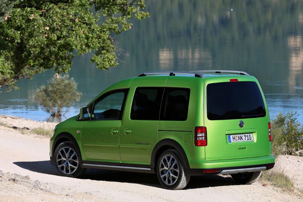 Der Kompaktvan erhält unter anderem 17-Zoll-Räder mit Reifen der Größe 205/50 R17 und schwarze Beplankungen an den Radhäusern