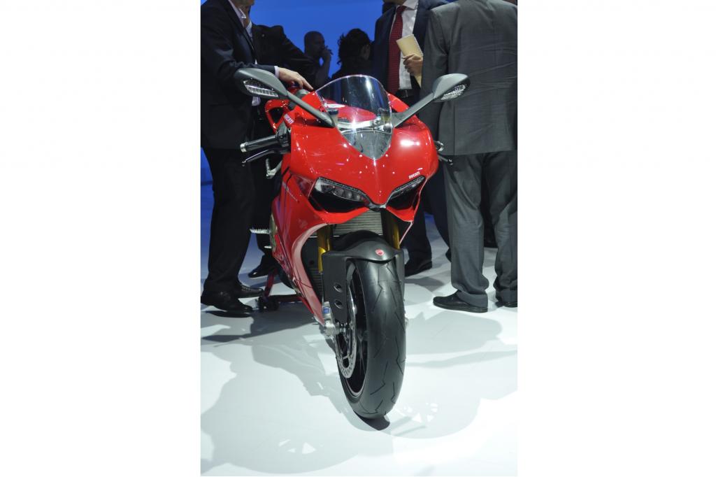 Die 1199 Panigale vereint Rennsporterfahrung mit elegantem Design und einem Trockengewicht von nur 164 Kilogramm