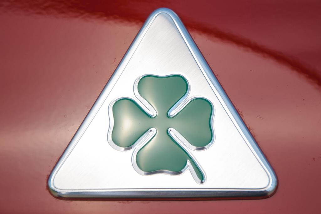 Die sportlichsten Modelle von Alfa Romeo tragen traditionell ein grünes Kleeblatt