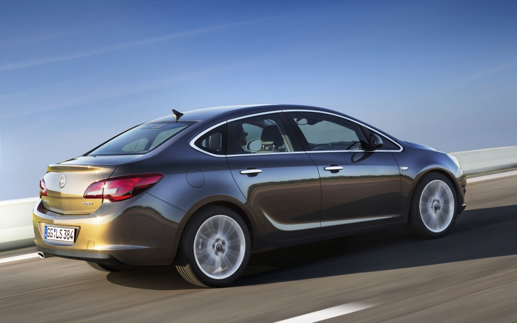 Fahrbericht: Opel Astra Limousine - Charakterdarsteller mit Kofferraum und Kante