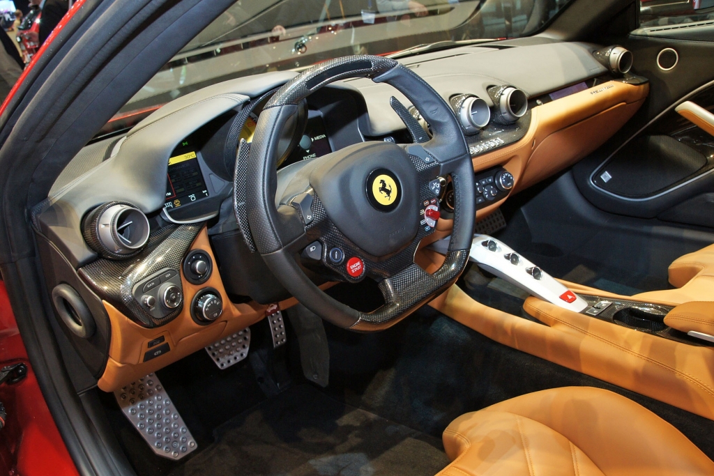 Ferrari F12berlinetta - Schnella Macchina