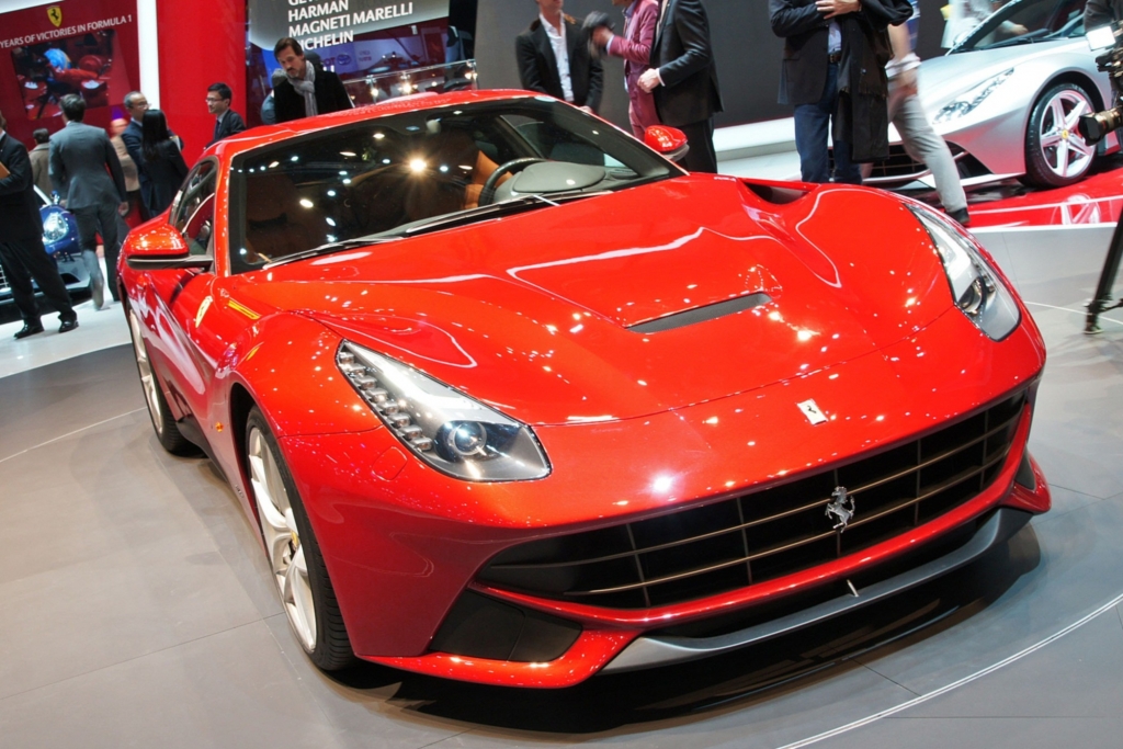 Ferrari F12berlinetta - Schnella Macchina