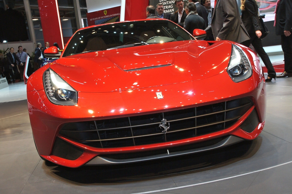 Ferrari F12berlinetta - Schnella Macchina