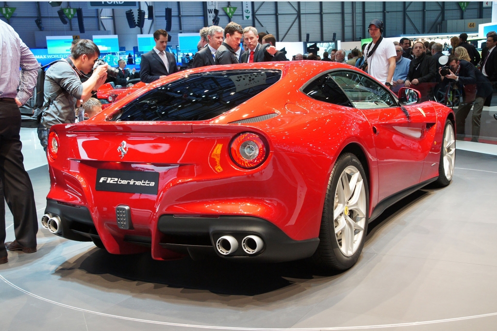Ferrari F12berlinetta - Schnella Macchina