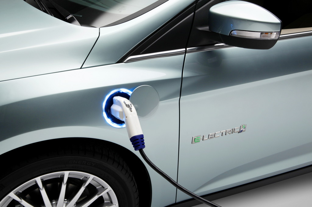 Ford Focus Electric spornt mit Schmetterlingen zu effizienter Fahrweise an