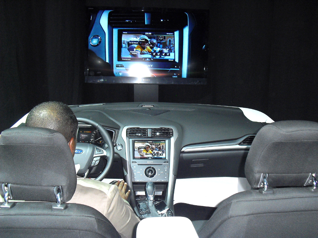 Ford-Neuheiten: ... genauso wie das neue Multimedia-Konnektivitätssystem SYNC. 