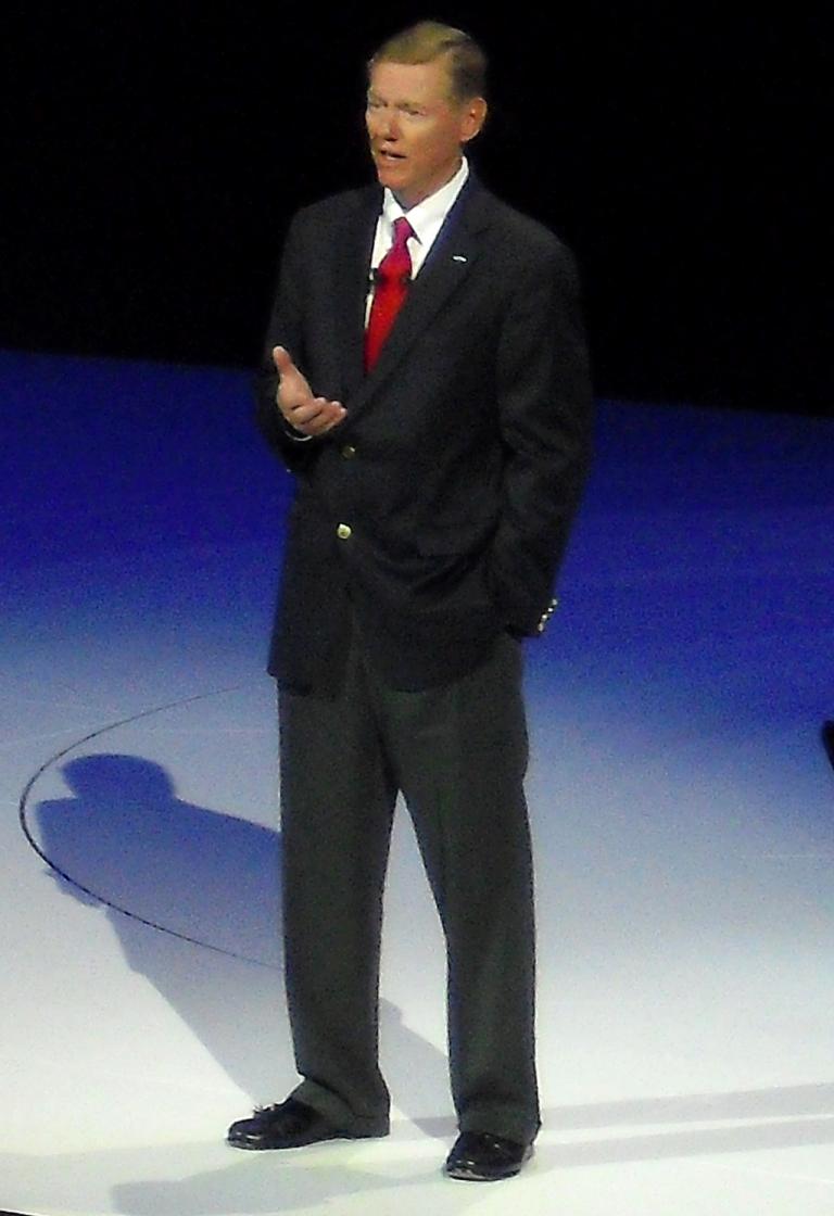 Ford-Neuheiten: Ford-Motor-Company-Präsident Alan Mulally bei der Präsentation. 