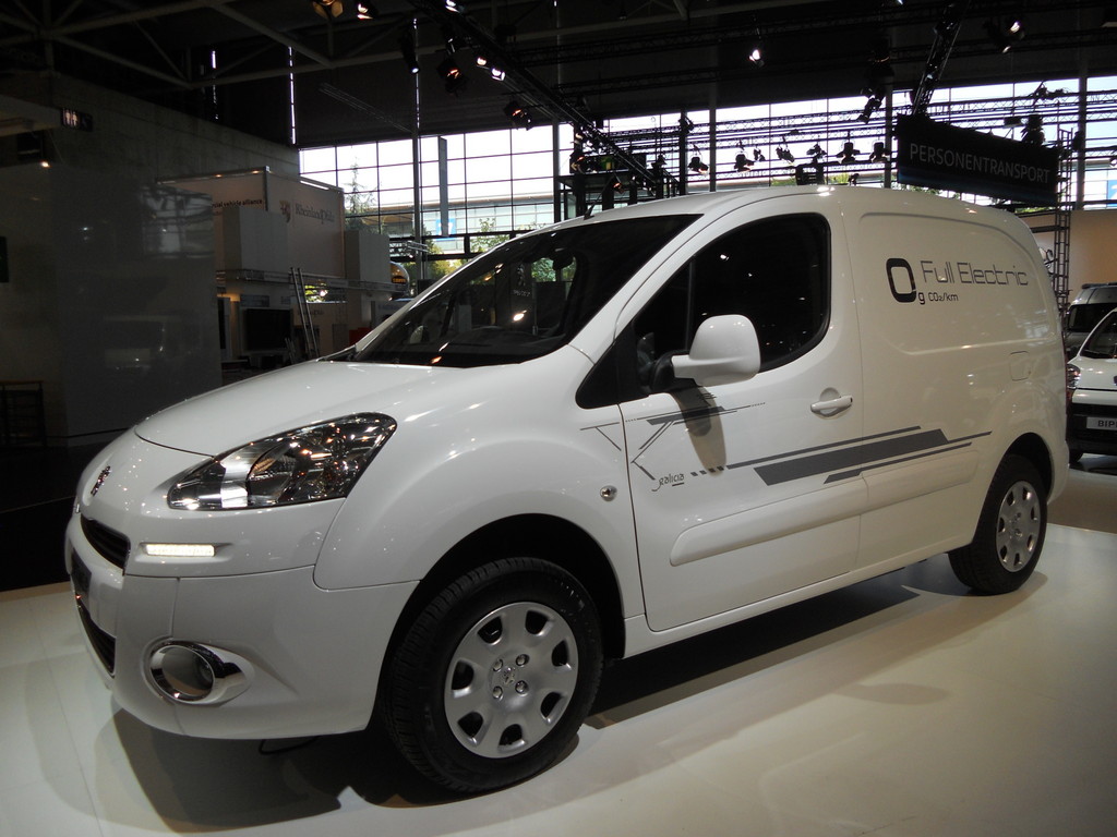 IAA 2012: Peugeot feiert Weltpremiere des Partner Electric