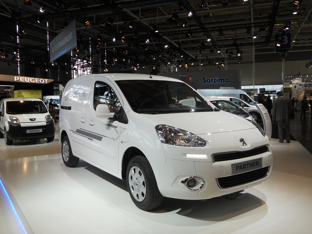 IAA 2012: Peugeot feiert Weltpremiere des Partner Electric
