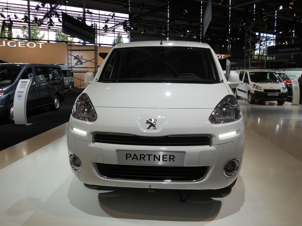 IAA 2012: Peugeot feiert Weltpremiere des Partner Electric