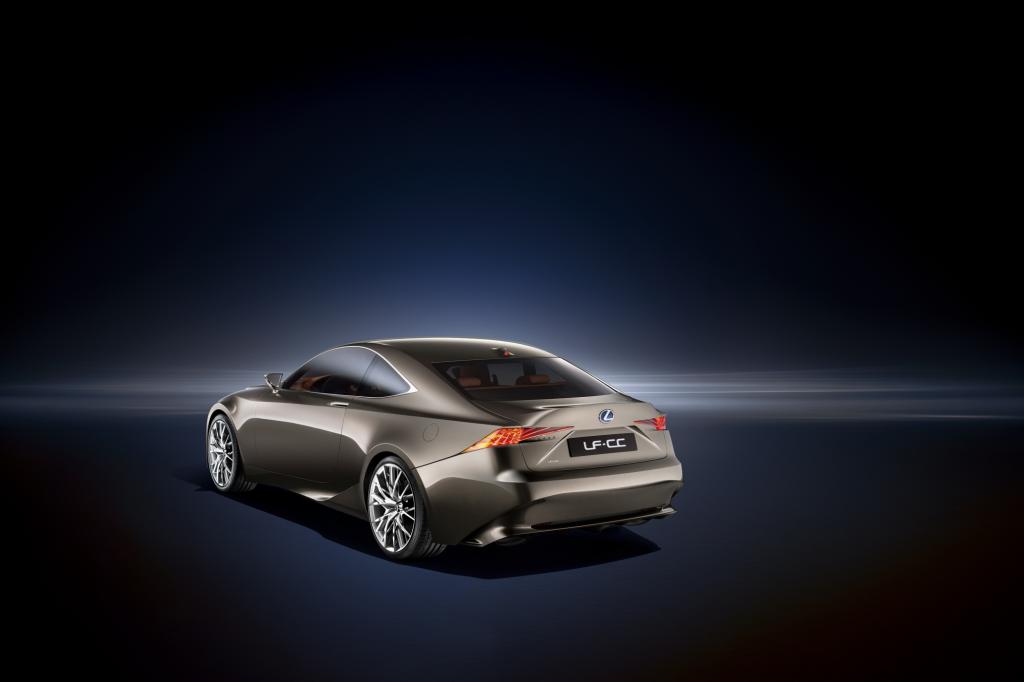Im ersten Schritt wird Lexus die renovierte Mittelklasse nächstes Jahr als Limousine einführen
