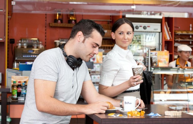 Kaffeepausen während der Autofahrt