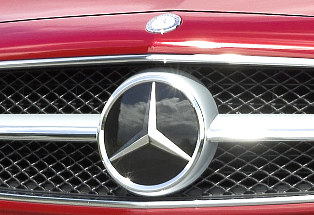 Mercedes CLS Shooting Brake: Der Markenstern prangt vorn groß im Kühlergrill. 